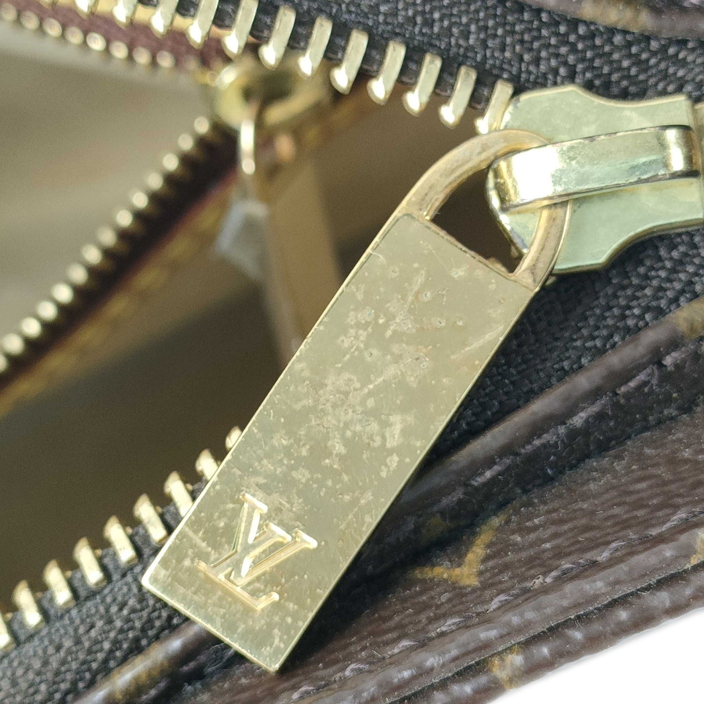 Louis Vuitton Monogram Looping MM Shoulder Bag FL0022