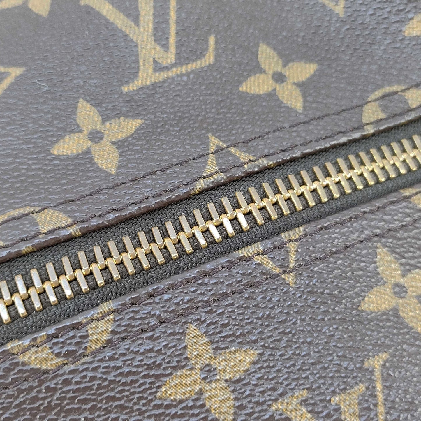 Louis Vuitton Monogram Canvas Keepall 55 Boston Travel Bag MI8901