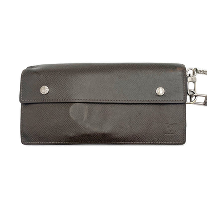Louis Vuitton Taiga Accordeon Wallet