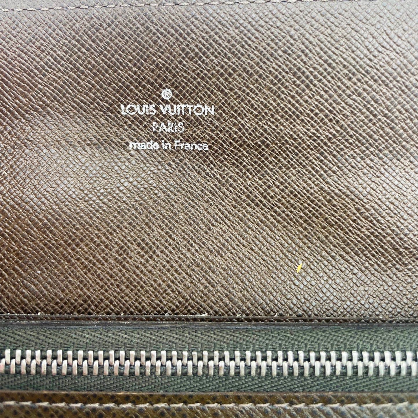 Louis Vuitton Taiga Accordeon Wallet